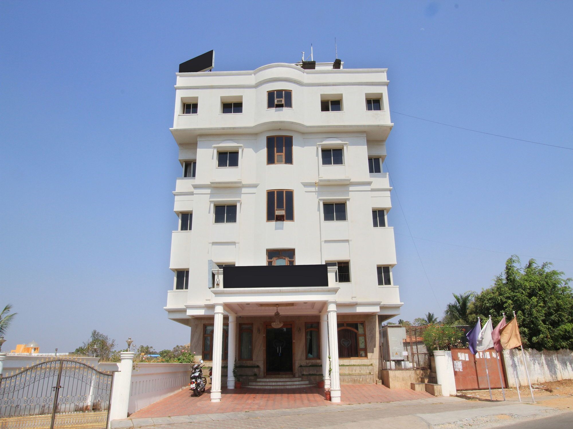 Hotel Stay By The Way Mysore Eksteriør billede