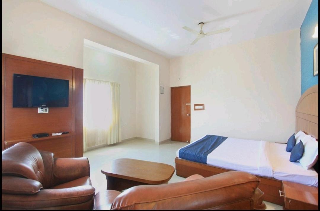 Hotel Stay By The Way Mysore Eksteriør billede