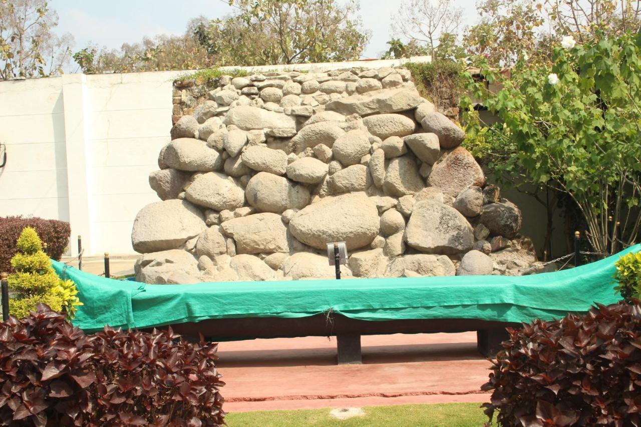 Hotel Stay By The Way Mysore Eksteriør billede