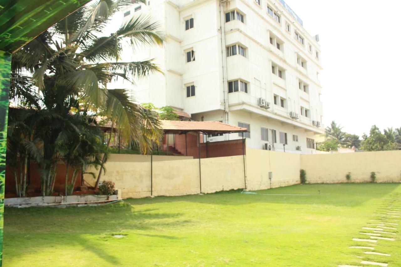 Hotel Stay By The Way Mysore Eksteriør billede