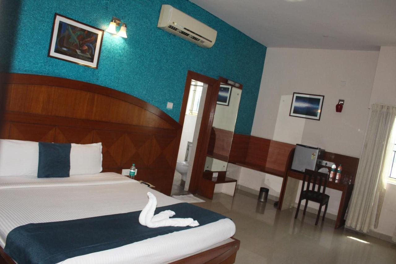 Hotel Stay By The Way Mysore Eksteriør billede