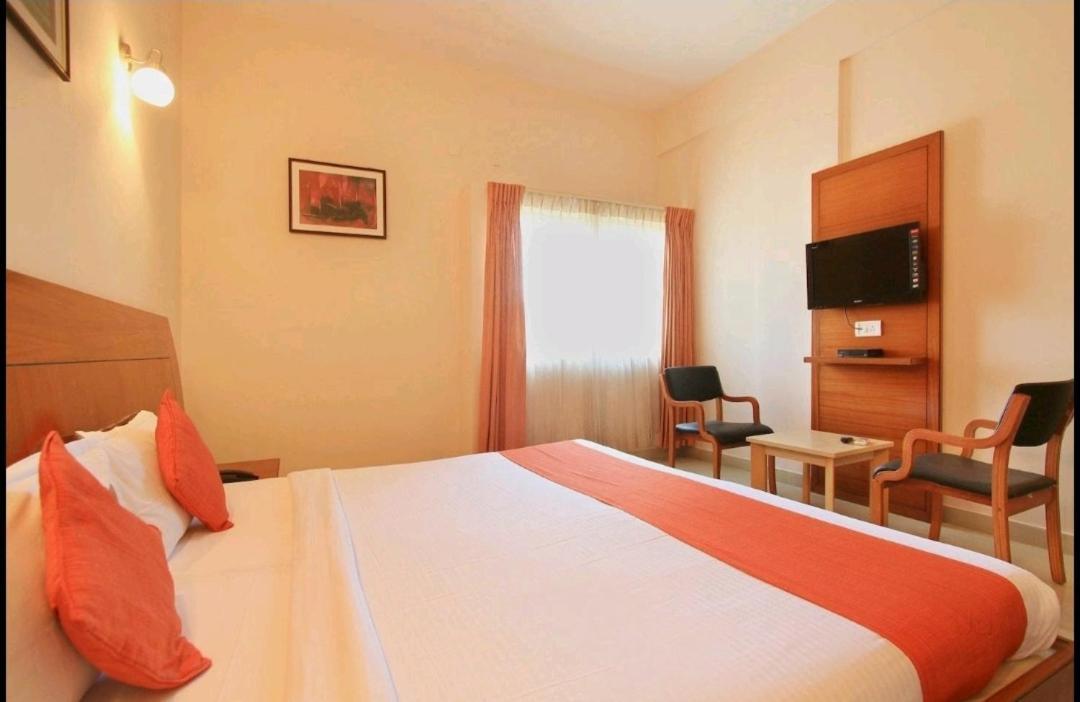 Hotel Stay By The Way Mysore Eksteriør billede